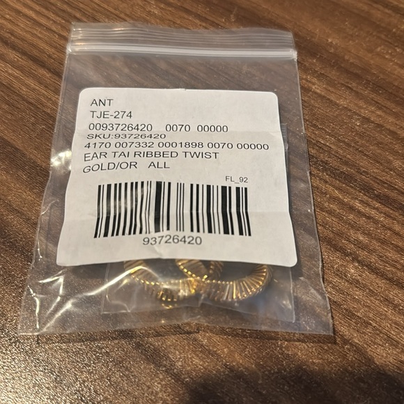 NWT Anthropologie Ribbed Twisted Hoop Earrings - Picture 3 of 4